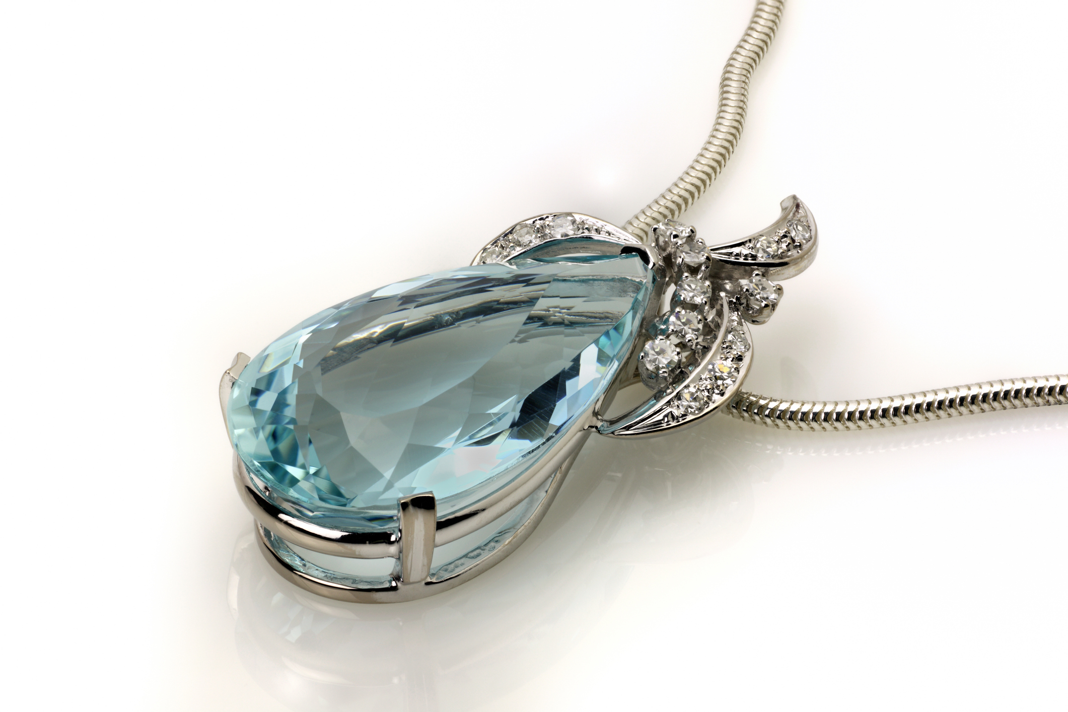 gemstone-jewelry-styling